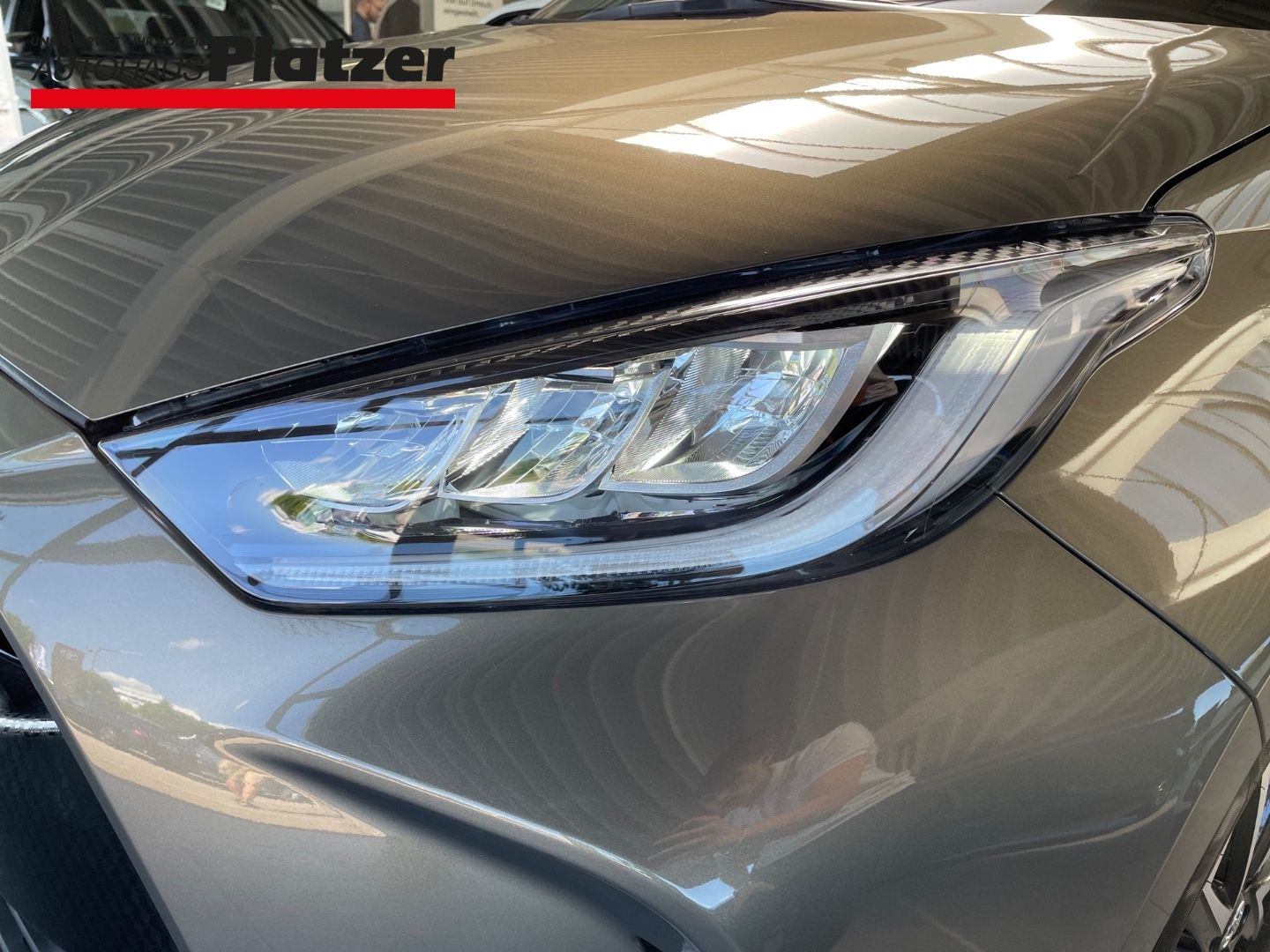 Toyota Yaris Hybrid Team D 1.5 Comfort-Paket LED Apple  imagem 3