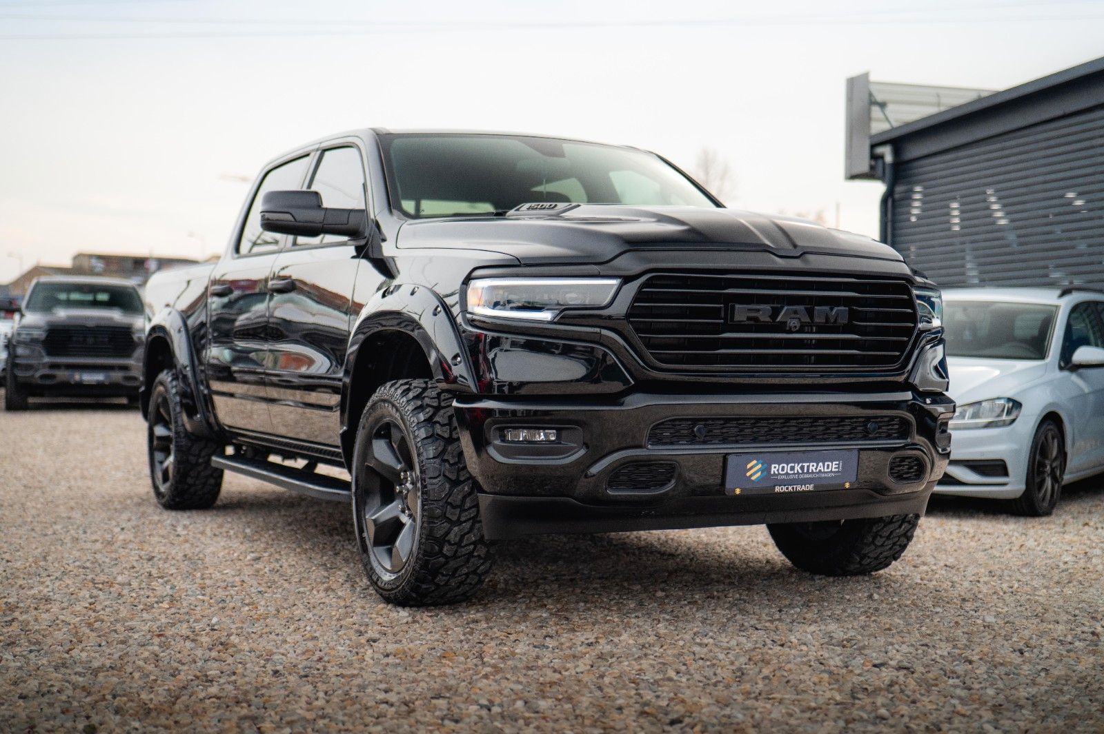 Fahrzeugabbildung Dodge RAM 3.6 V6 4x4 OFFROAD LARAMIE BLACK EDITION LED