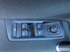 Fahrzeugabbildung Volkswagen Touran United Start-Stopp 7 Sitze Navi Sitzhe.