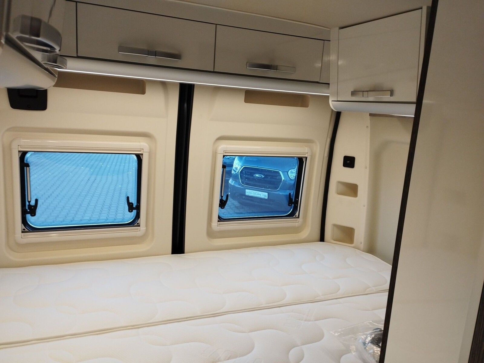 Fahrzeugabbildung Westfalia Columbus 540 D 180 PS Aufstelldach,LED,Winterp.