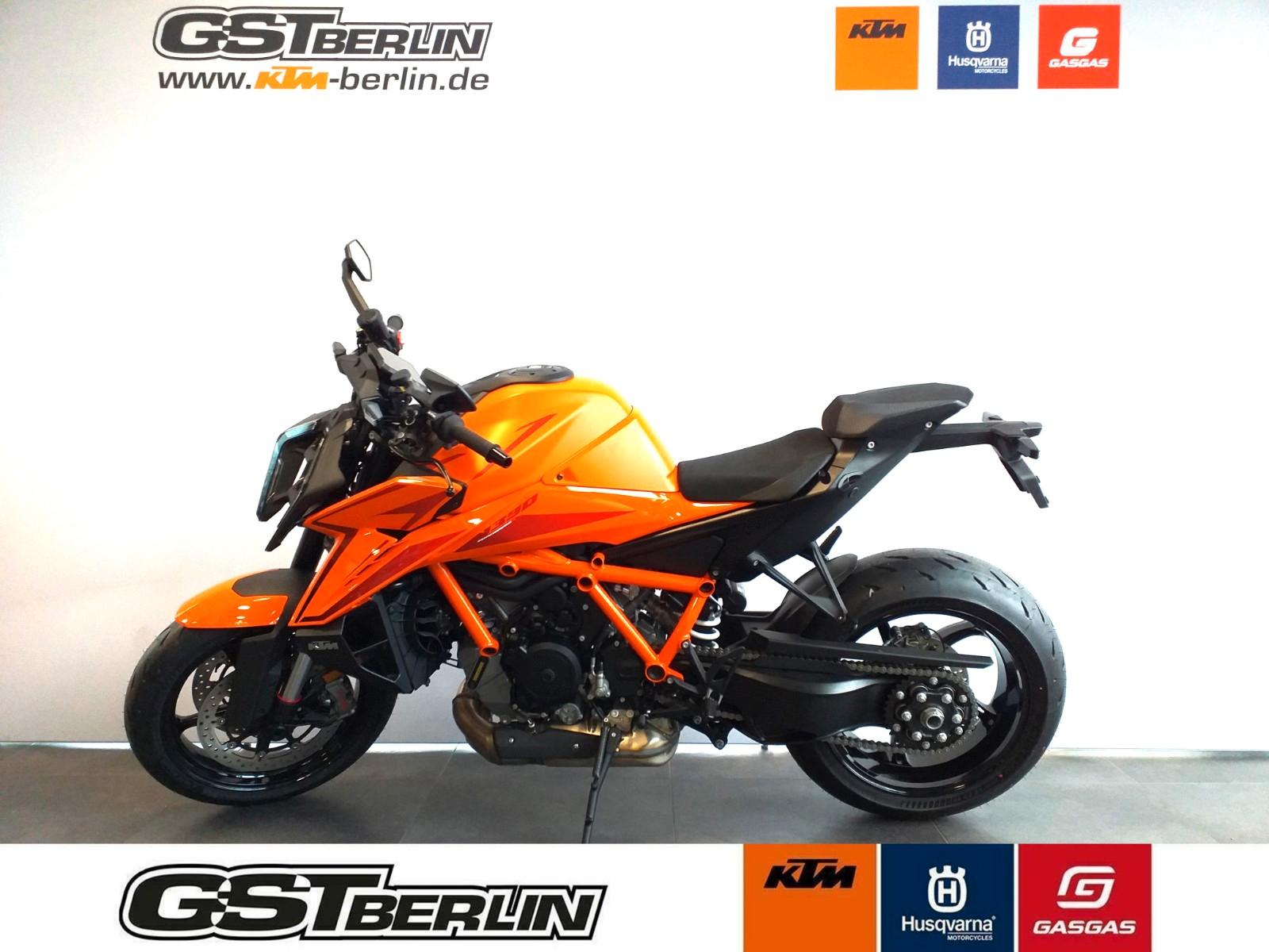 KTM 1390 Super Duke R EVO orange