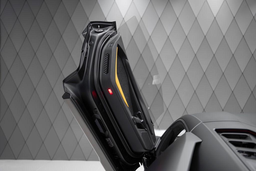 Revuelto 6.5 V12 MATTBLACK BIG CARBON PACKAGES - Bild 13