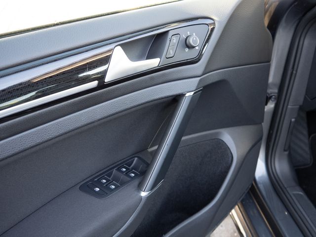 Golf VII 1.5 TSI DSG Highline R-Line LED NAVI AA