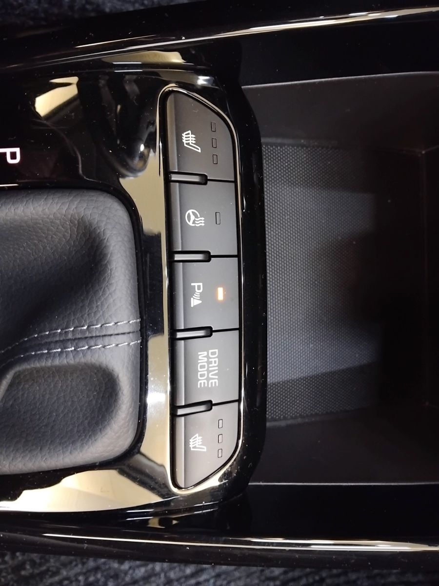 KIA Rio (06/2026, Benzin)