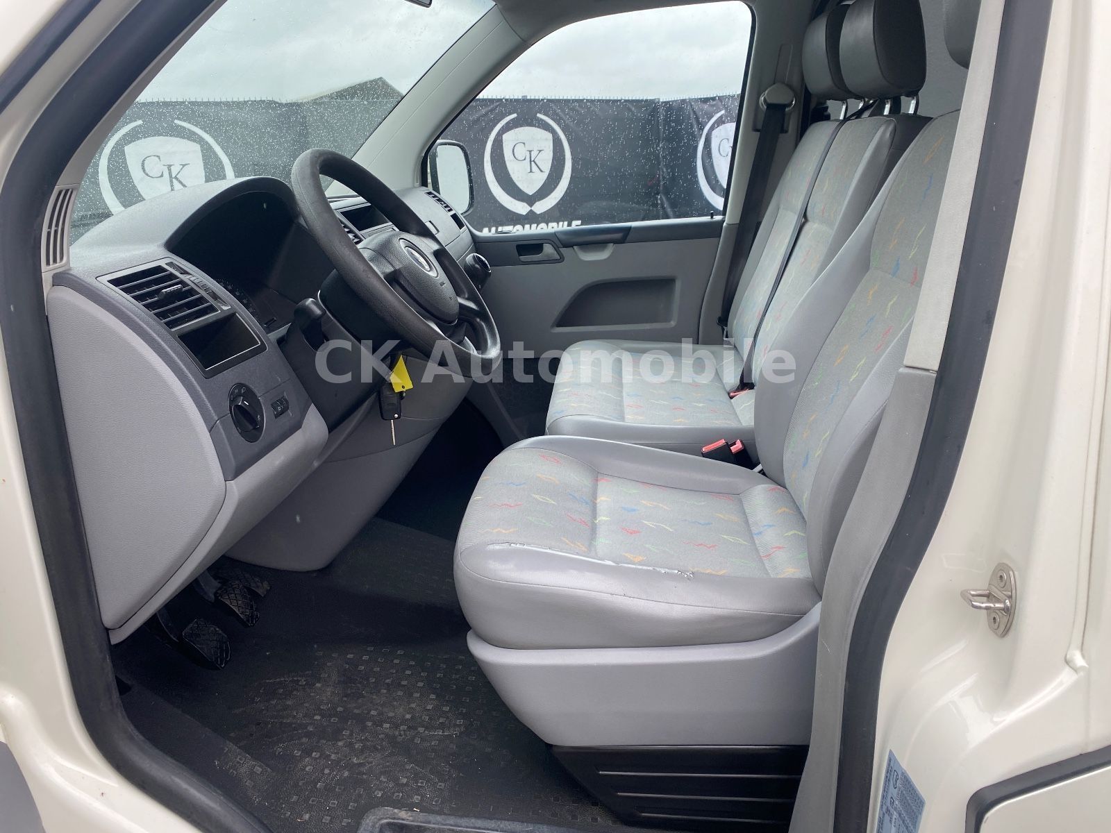 Fahrzeugabbildung Volkswagen T5 Transporter Kombi 1.9 TDI/9 Sitze/Klima/AHK