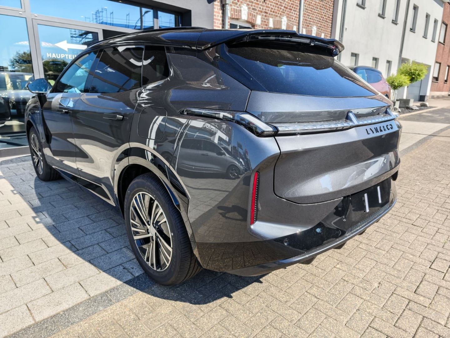 Lynk & Co 08