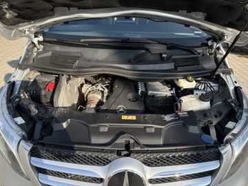 Mercedes V 220 - 10