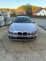 BMW 520i A - - BMW 520 aus 2001: 520i