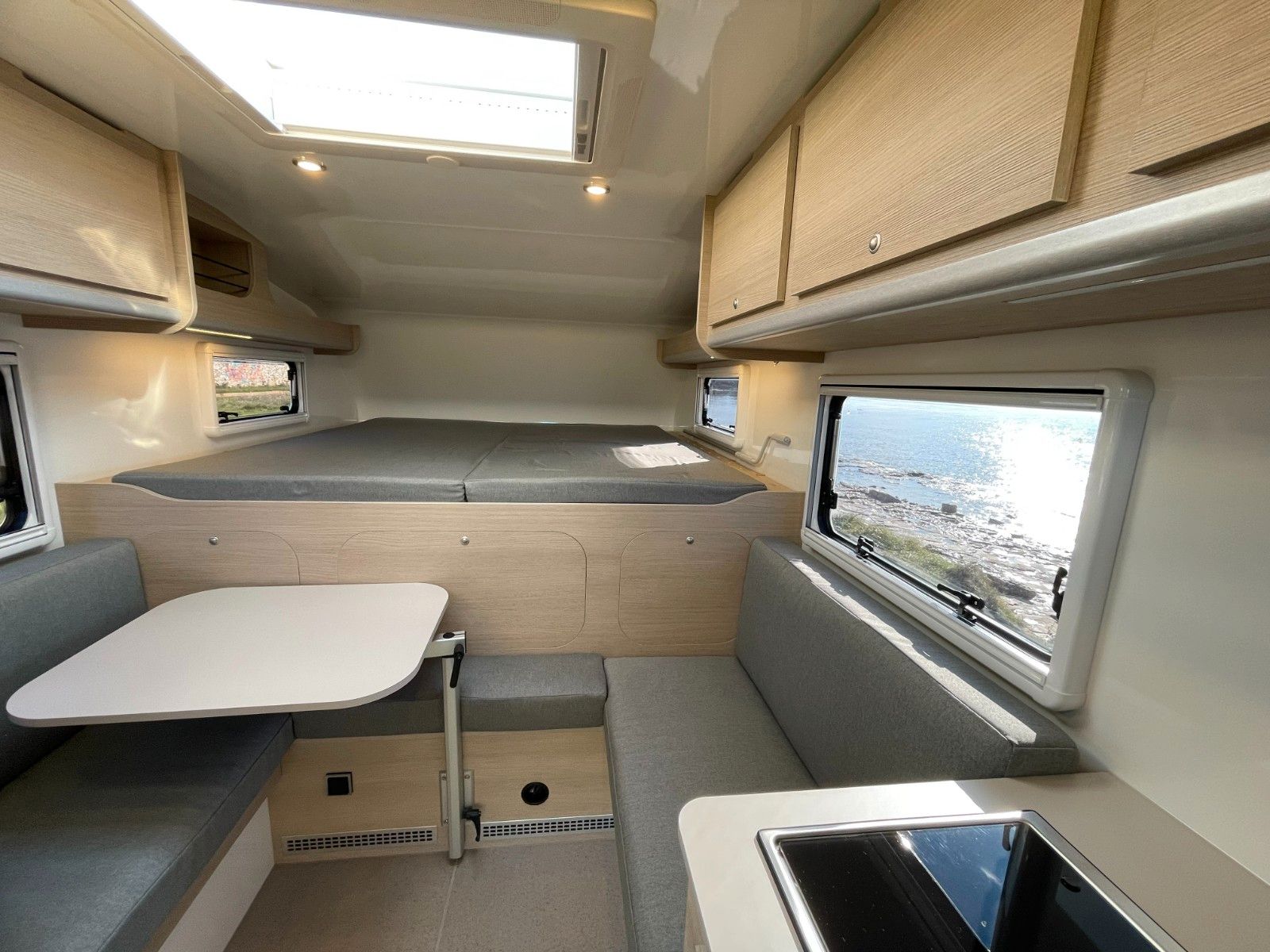 Fahrzeugabbildung Andere OVERLANDER 240