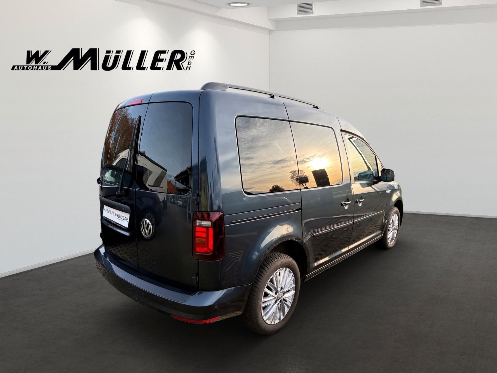 Fahrzeugabbildung Volkswagen Caddy PKW Comfortline BMT