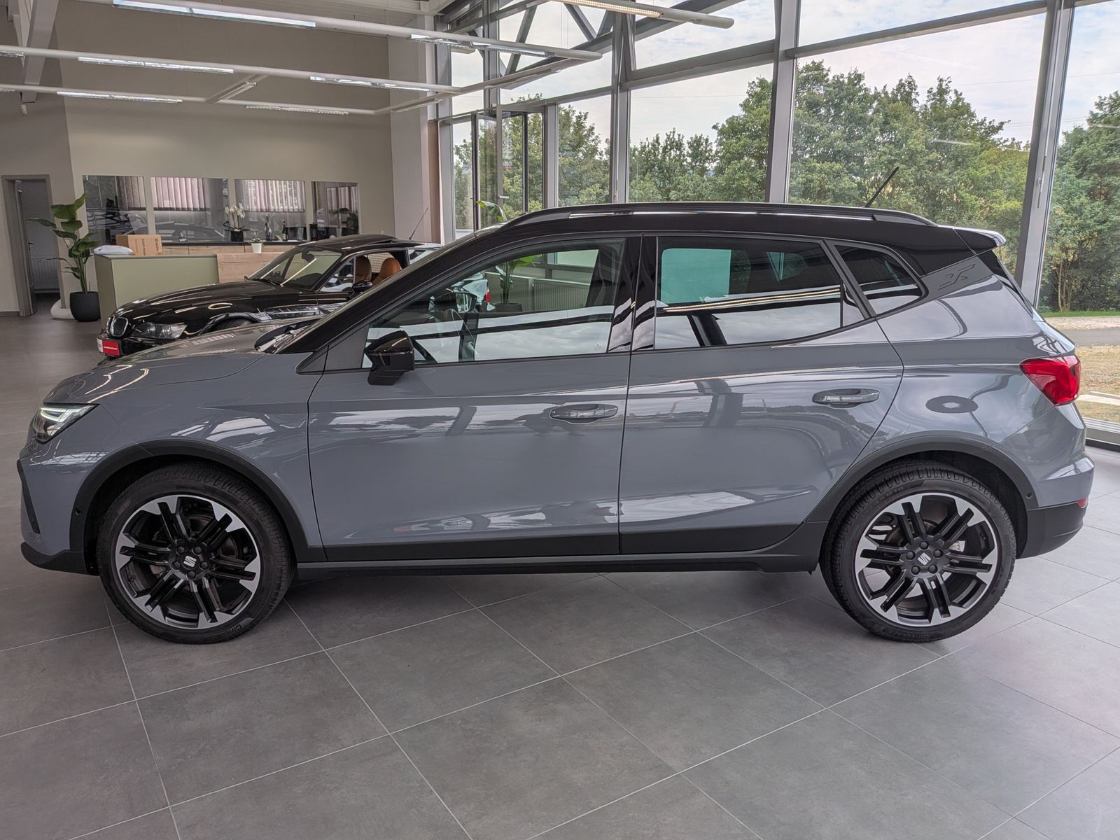 Fahrzeugabbildung SEAT Arona 1.5 TSI FR-LINE Black AHK*ACC*KAMERA*LED