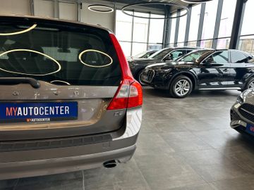 Volvo V70 Kombi Momentum *Leder*