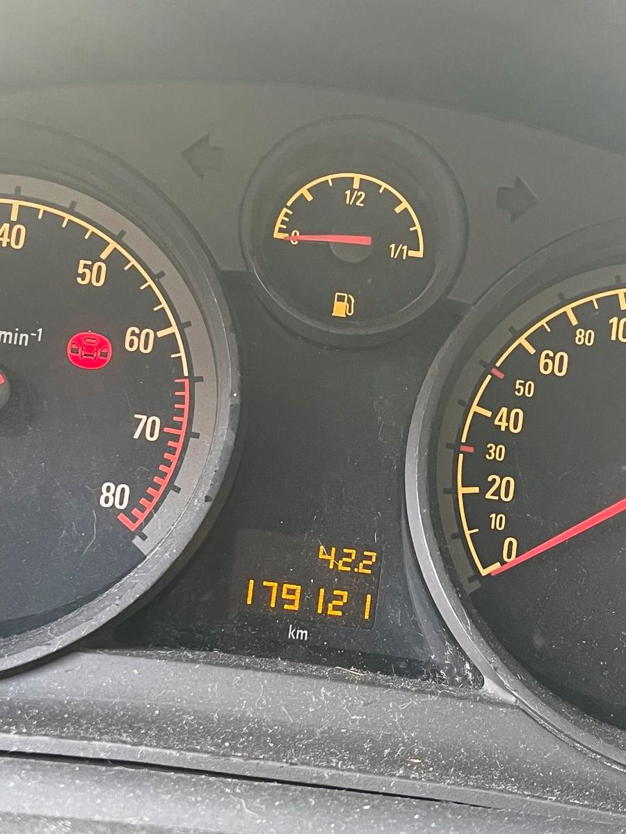 Opel Astra 2009 — photo 6