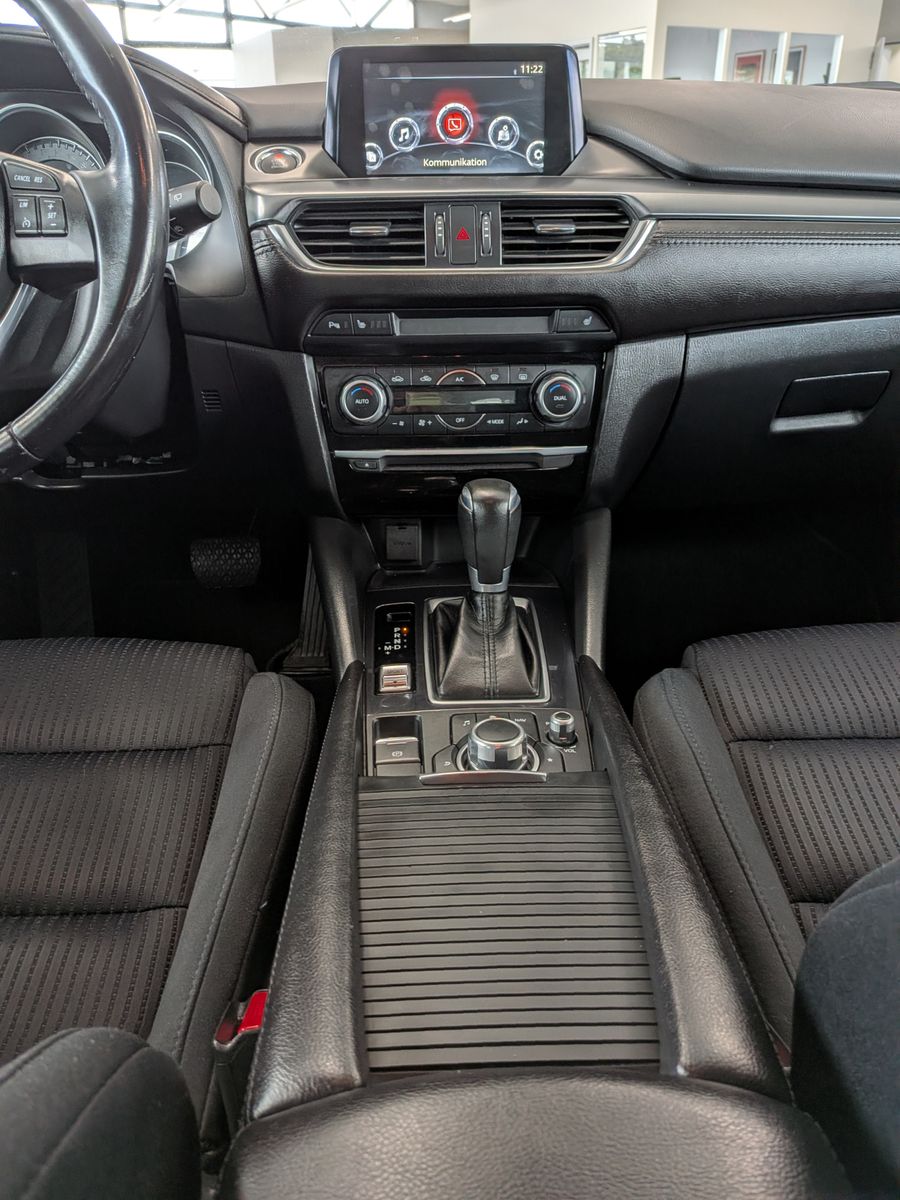 Fahrzeugabbildung Mazda 6 2.0 Aut. Exclusive-Line LED Tempomat PDC SHz
