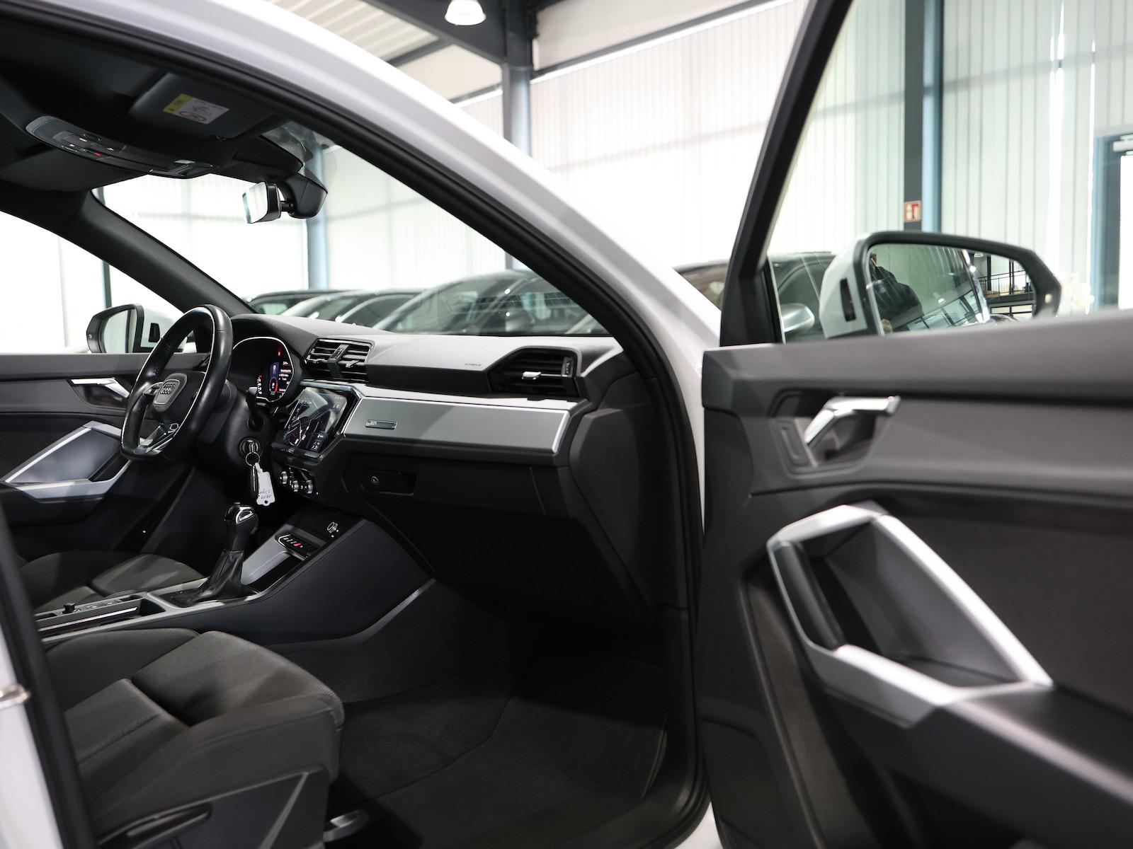 Audi Q3 35 TFSI ADVANCED WHITE & BLACK / LED /, миниатюра 20
