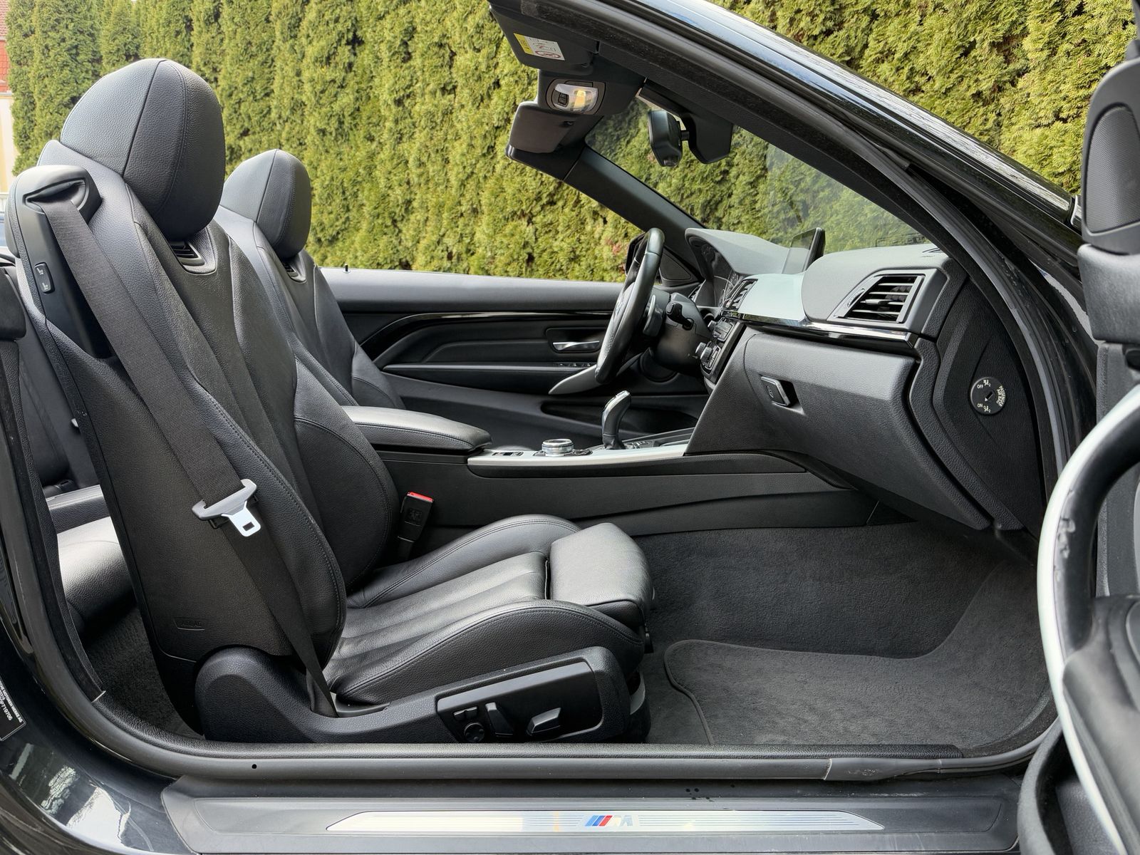 Fahrzeugabbildung BMW 420 d Cabrio M Sport Aut. XEN+SHZ+KAM+NAV+LEDER+