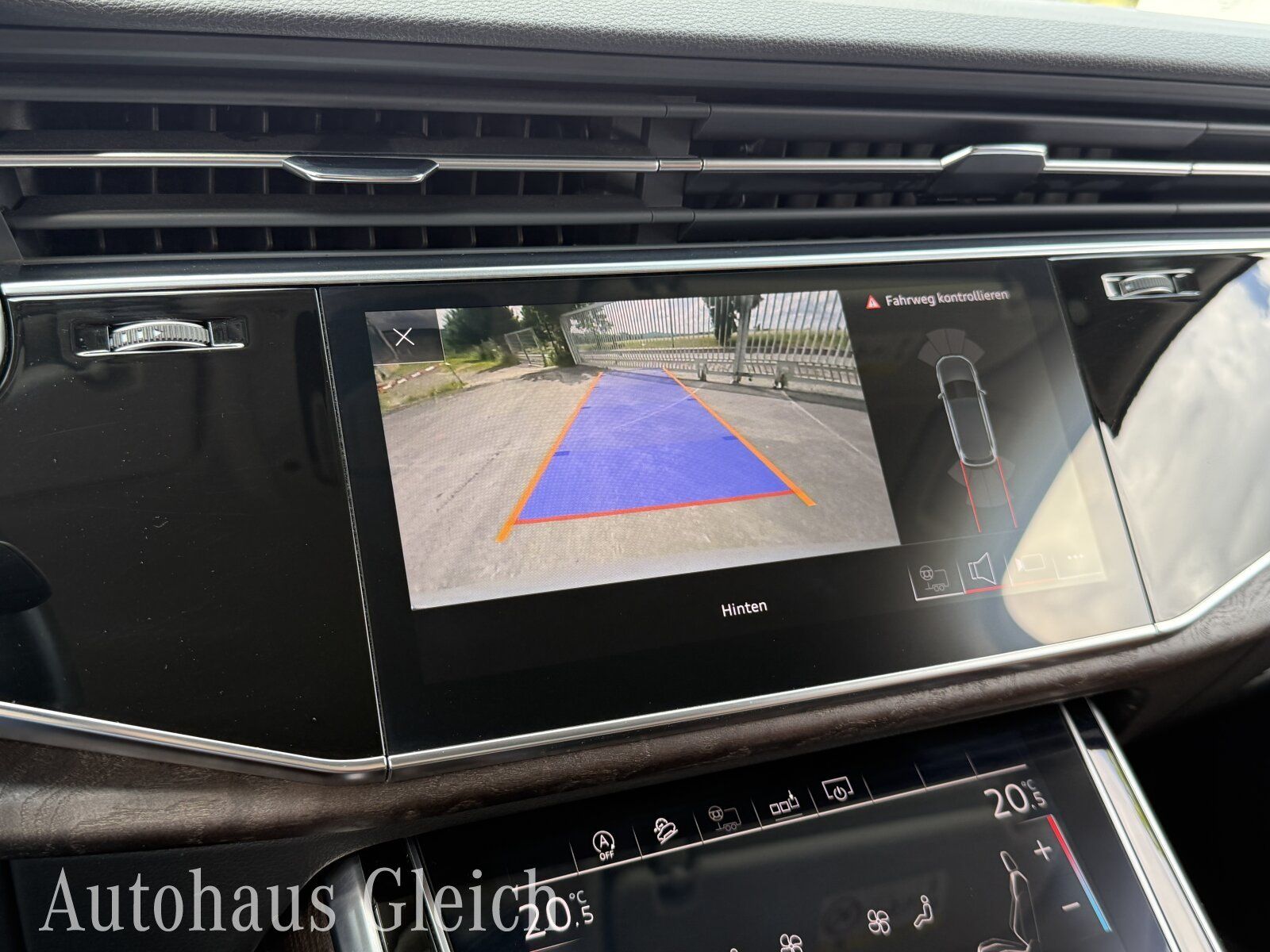 Fahrzeugabbildung Audi Q7 50 3.0 TDI quattro basis (EURO 6d)