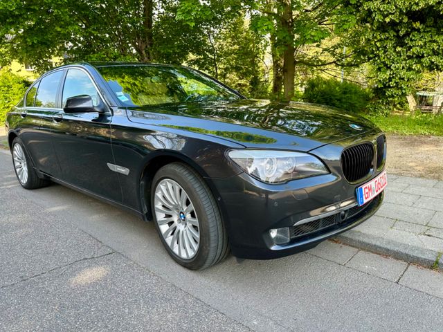 BMW 730d Aut. SchiebedachSoftcloseBi-XenonScheckh.