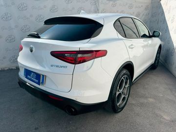 Alfa-Romeo Stelvio - 6