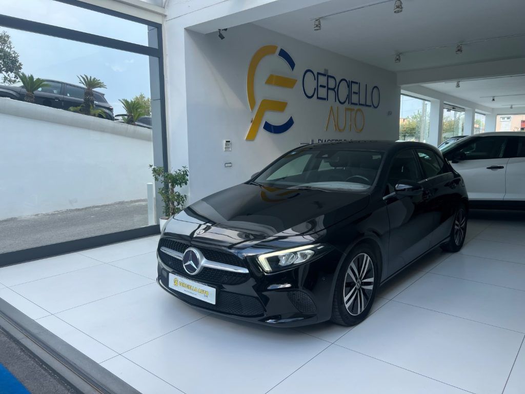 Mercedes-Benz A 180 d Automatic Business Extra t imagem 3