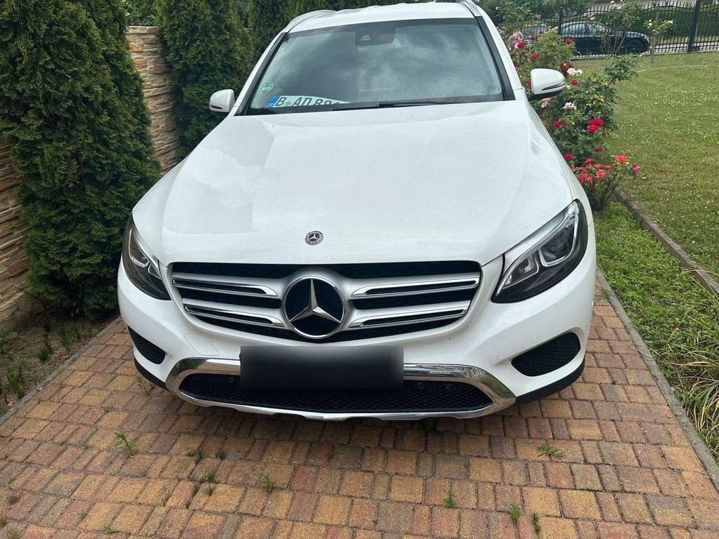 Image of Mercedes-Benz GLC 220