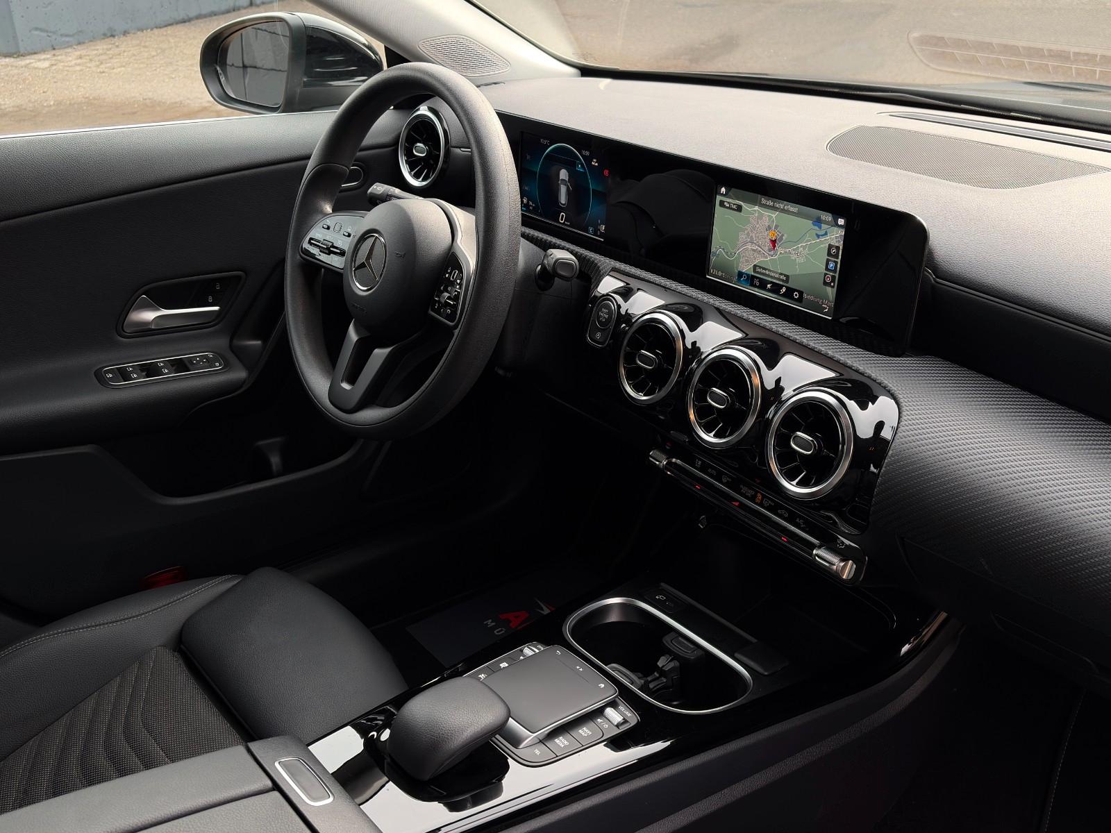Mercedes-Benz CLA 180 SB SHZ LKA TEMP MBUX Navi Wifi CarPlay, миниатюра 27
