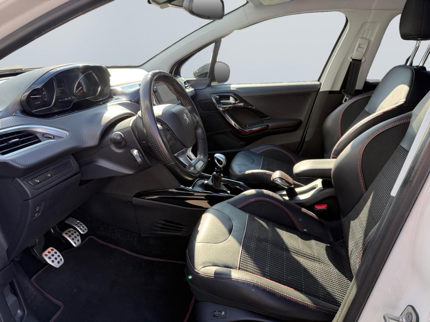 Peugeot 2008 1.2 PureTech 130 GT-Line *CarPlay*SHZ*PDC*