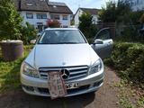 Mercedes-Benz 200 - Mercedes-Benz 200 mit Diesel-Antrieb