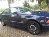 BMW 520i A Limousine Automatik Klima/Schiebedach - BMW 520 mit Benzin-Antrieb: Limousine