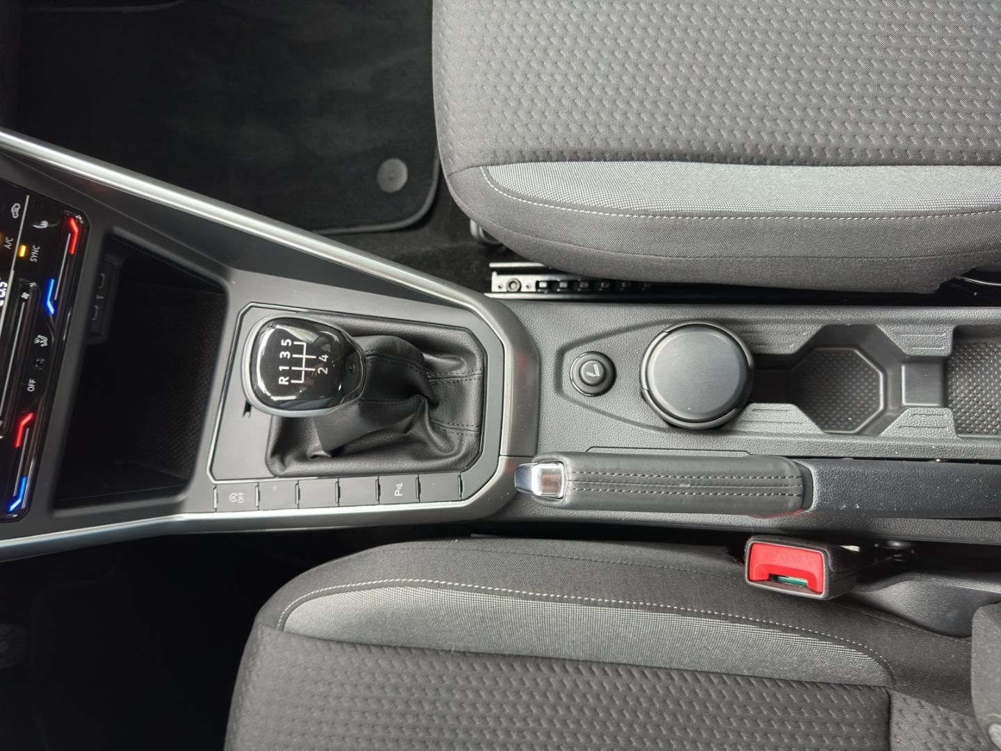 Fahrzeugabbildung Volkswagen Polo Life 1,0 l,Navi,Climatronic,SH,GRA,LED,Tele