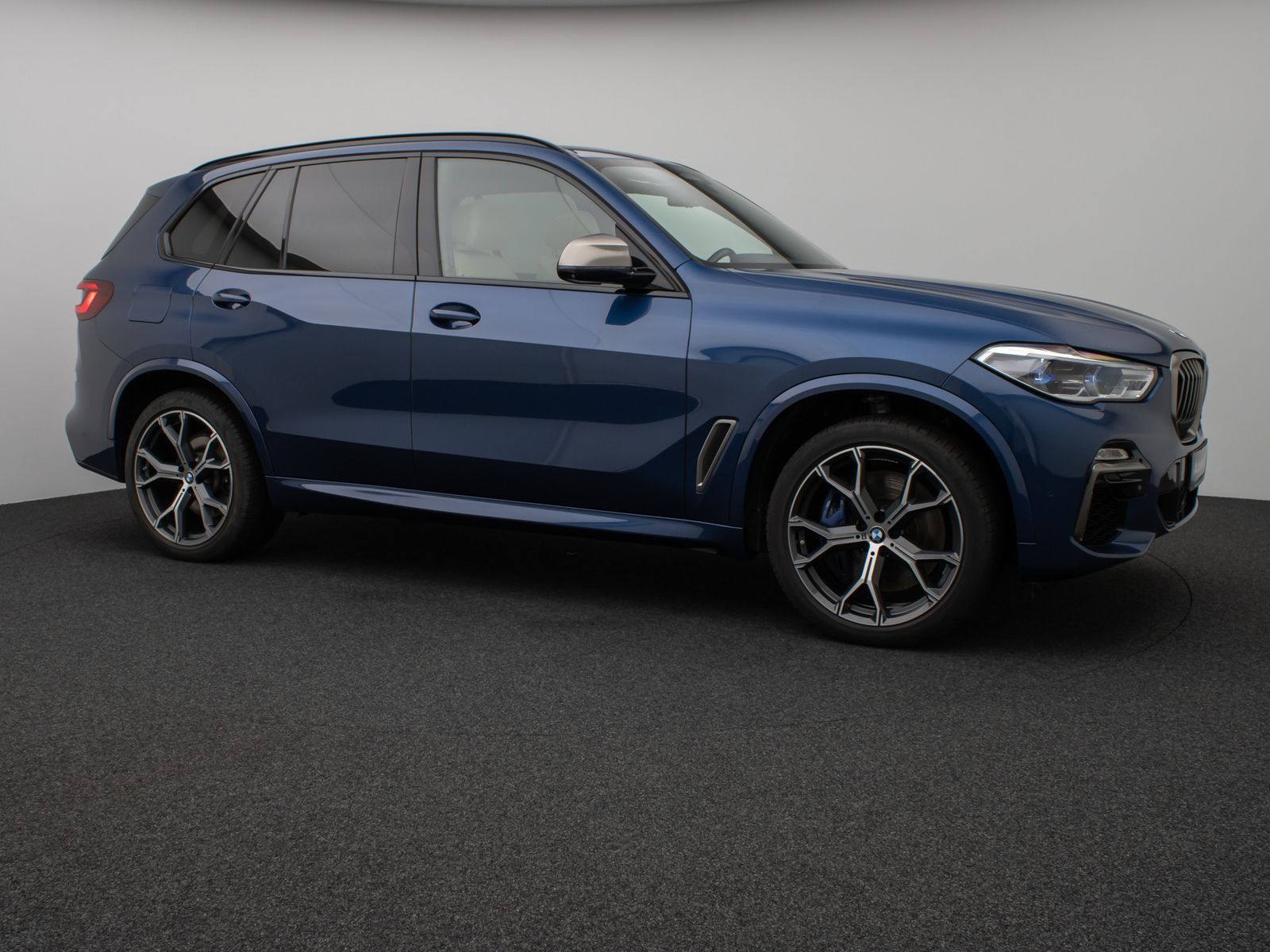 Fahrzeugabbildung BMW X5 M50d Panoram Laser 360°HUD DAB H/K AHK DisplK
