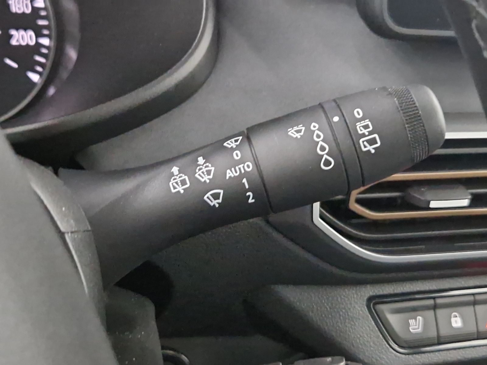 DACIA Sandero Stepway ECO-G 100 Extreme+ Navi – Bild 30