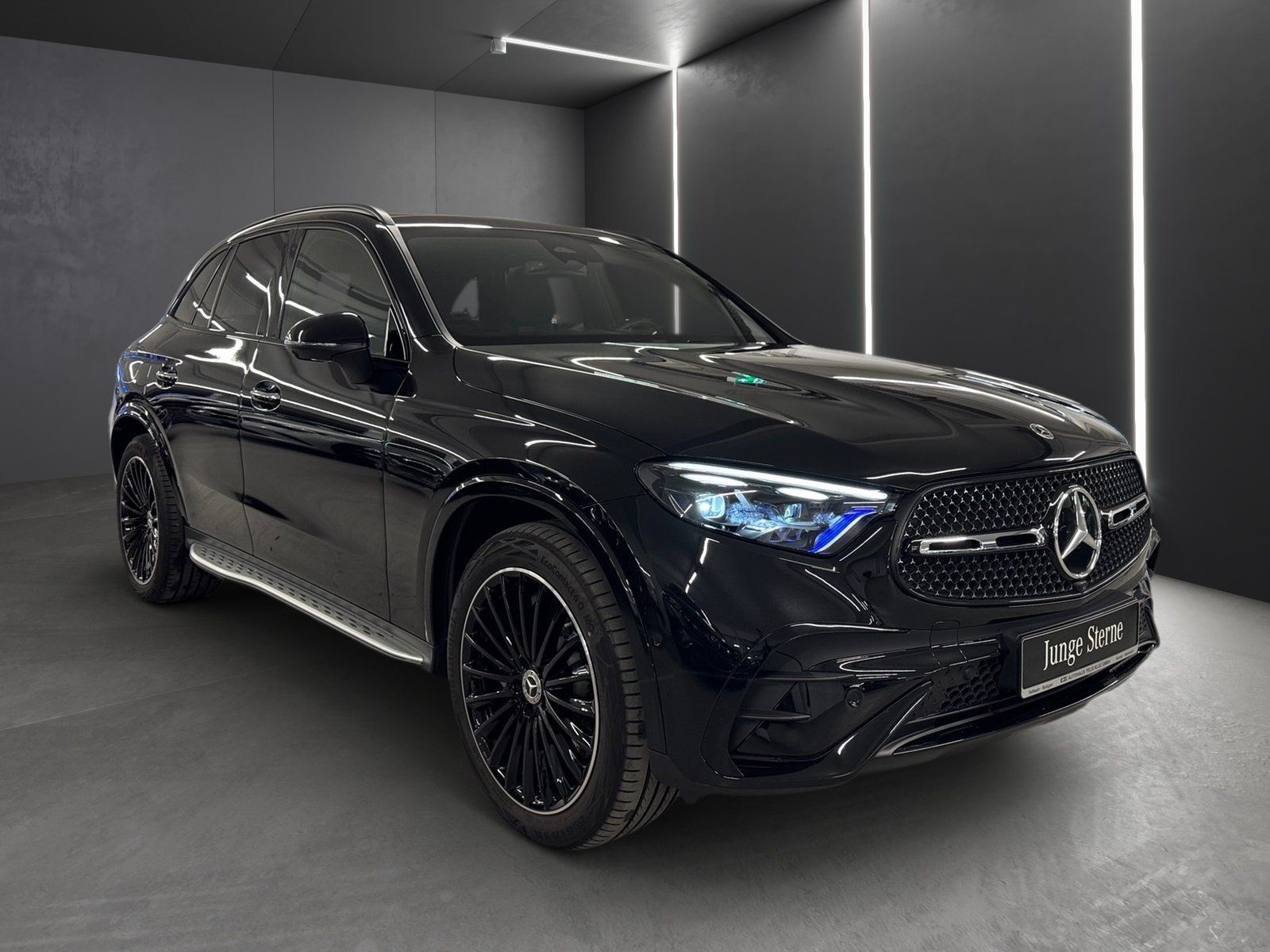Fahrzeugabbildung Mercedes-Benz GLC 300 d 4M AMG Premium*Pano*AHK*Burmest*Night*