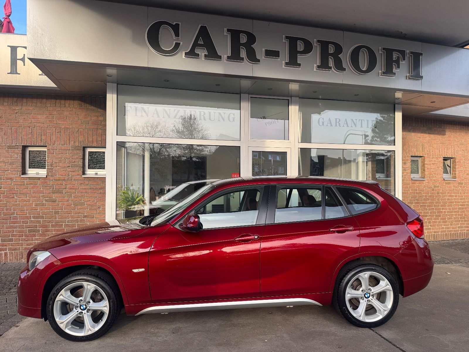 Fahrzeugabbildung BMW X1 20 d xDrive X-line Klima/PDC/Sitzheizung