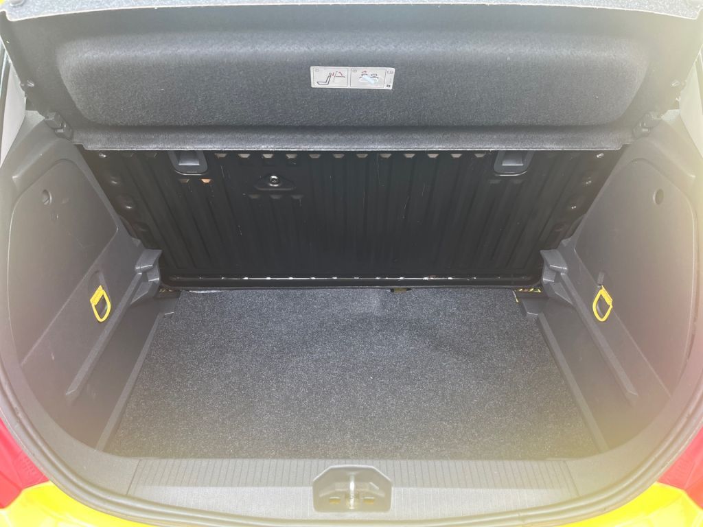 Opel Corsa 1.4 16V Selection – Bild 7