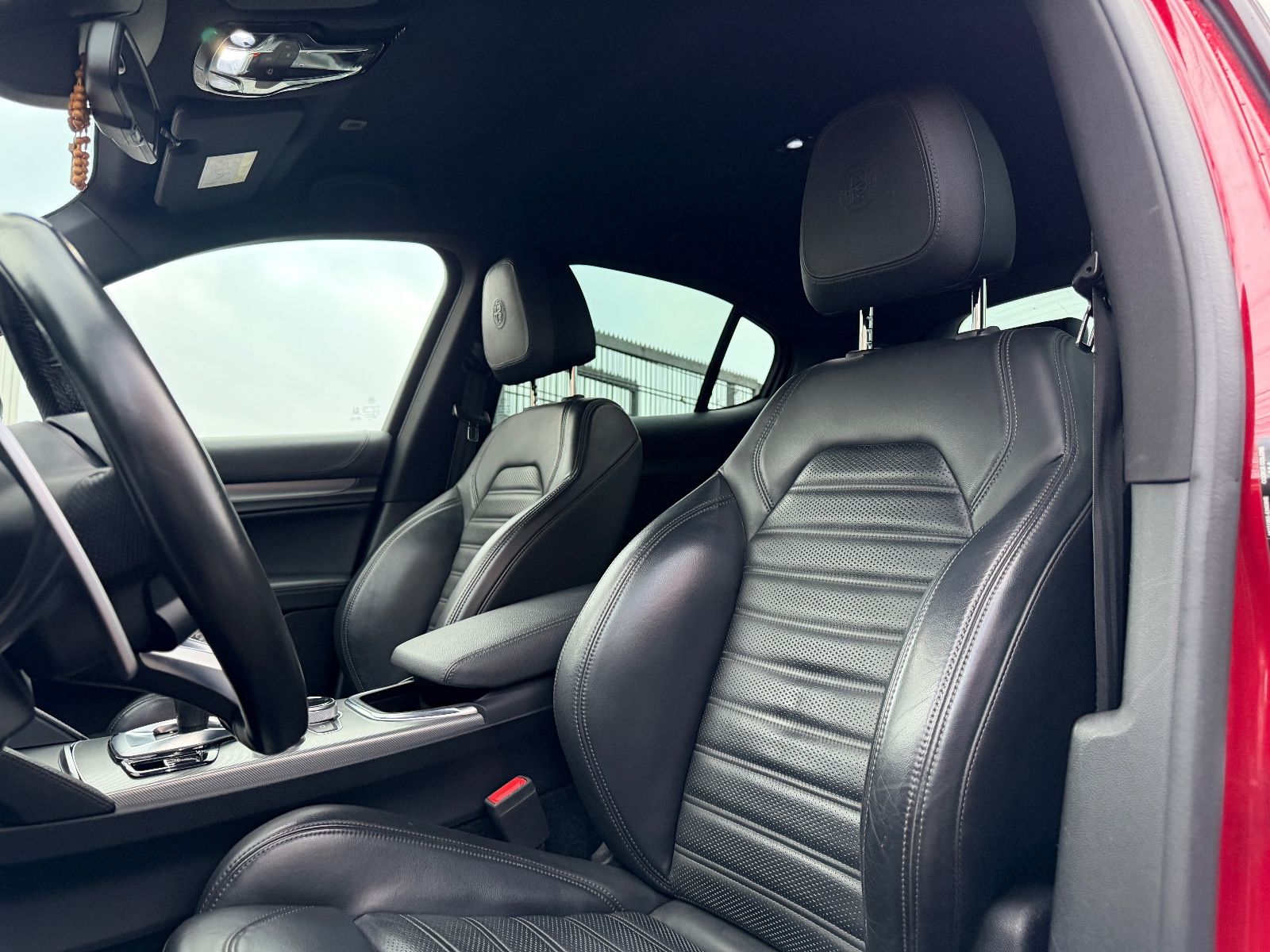 Fahrzeugabbildung Alfa Romeo Stelvio Veloce Q4*LED*LEDER*MEMO*SOUNDTHEATRE