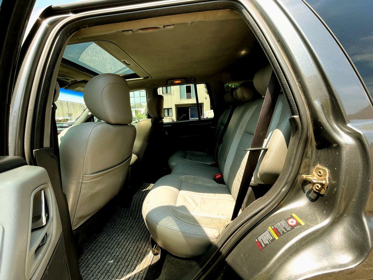 Jeep Cherokee 2004 — photo 12