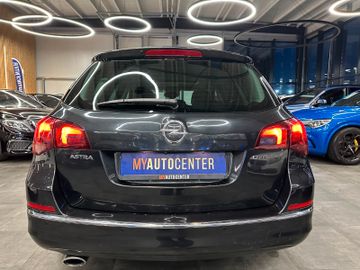MYAUTOCENTER – Gebraucht- und Jahreswagen mit Werkstattservice in Pfaffenhofen Opel Astra J Sports Tourer Exklusiv *2. Hand*Kamera*