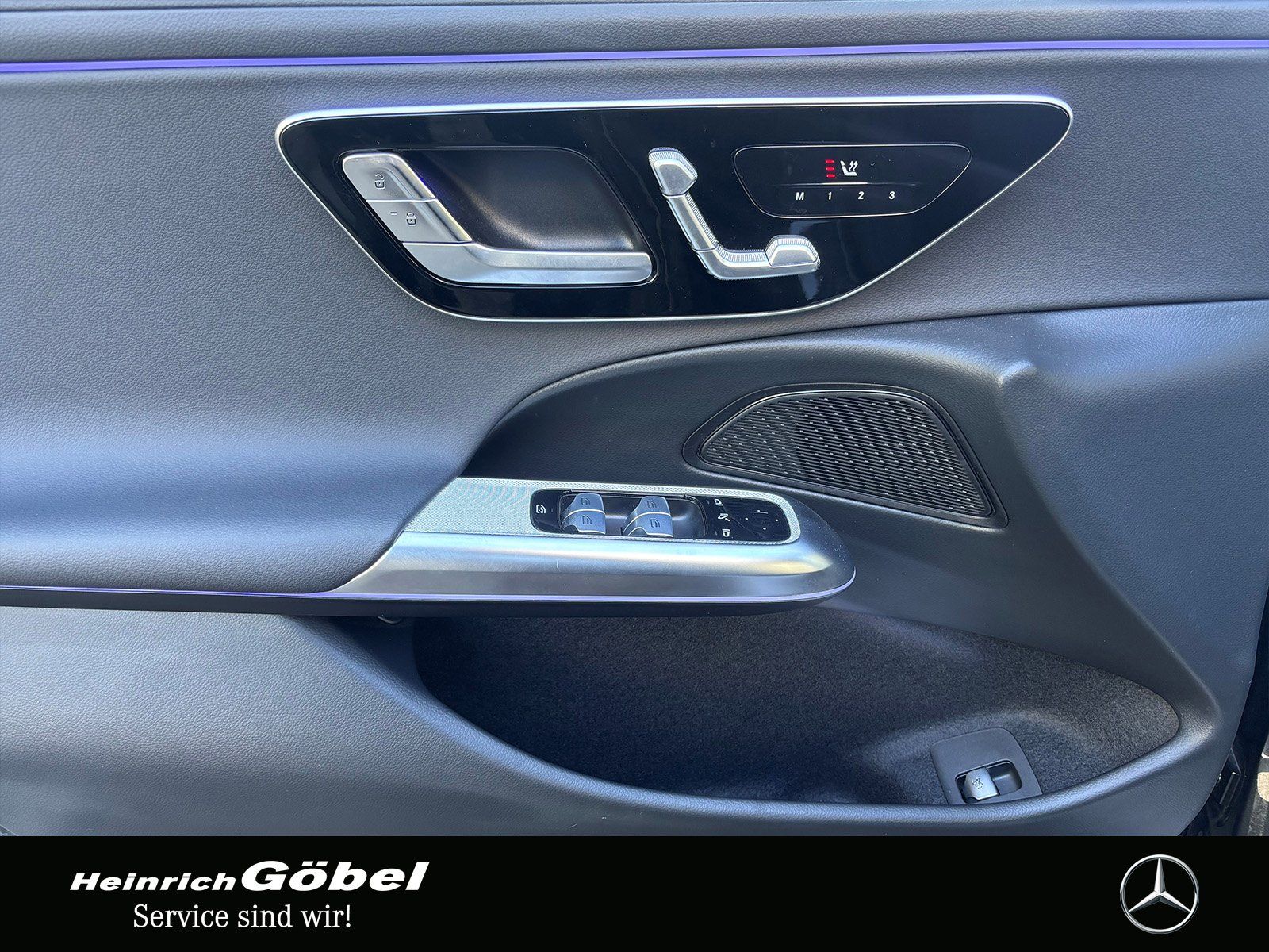 Fahrzeugabbildung Mercedes-Benz E 200 T AVANTGARDE*AHK*MEMORY*DIGITAL-L*360°KAM