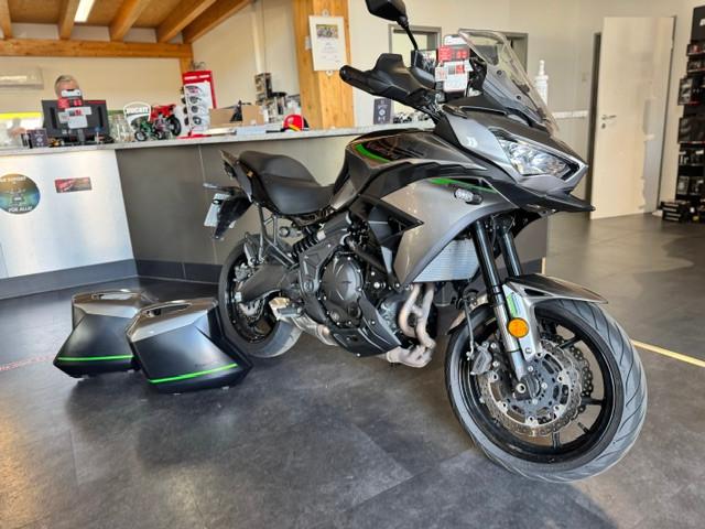 Kawasaki Versys 650 Tourer mit Seitenkoffer