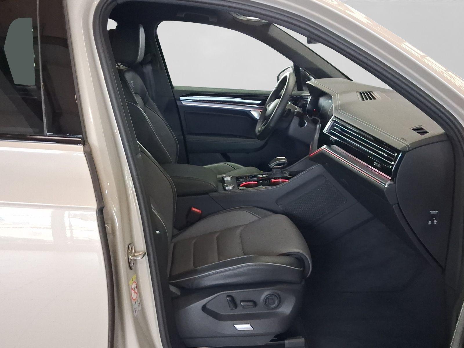 Volkswagen Touareg 3.0 TDI 4M R-LINE BLACK ST.HEIZ LM21 360