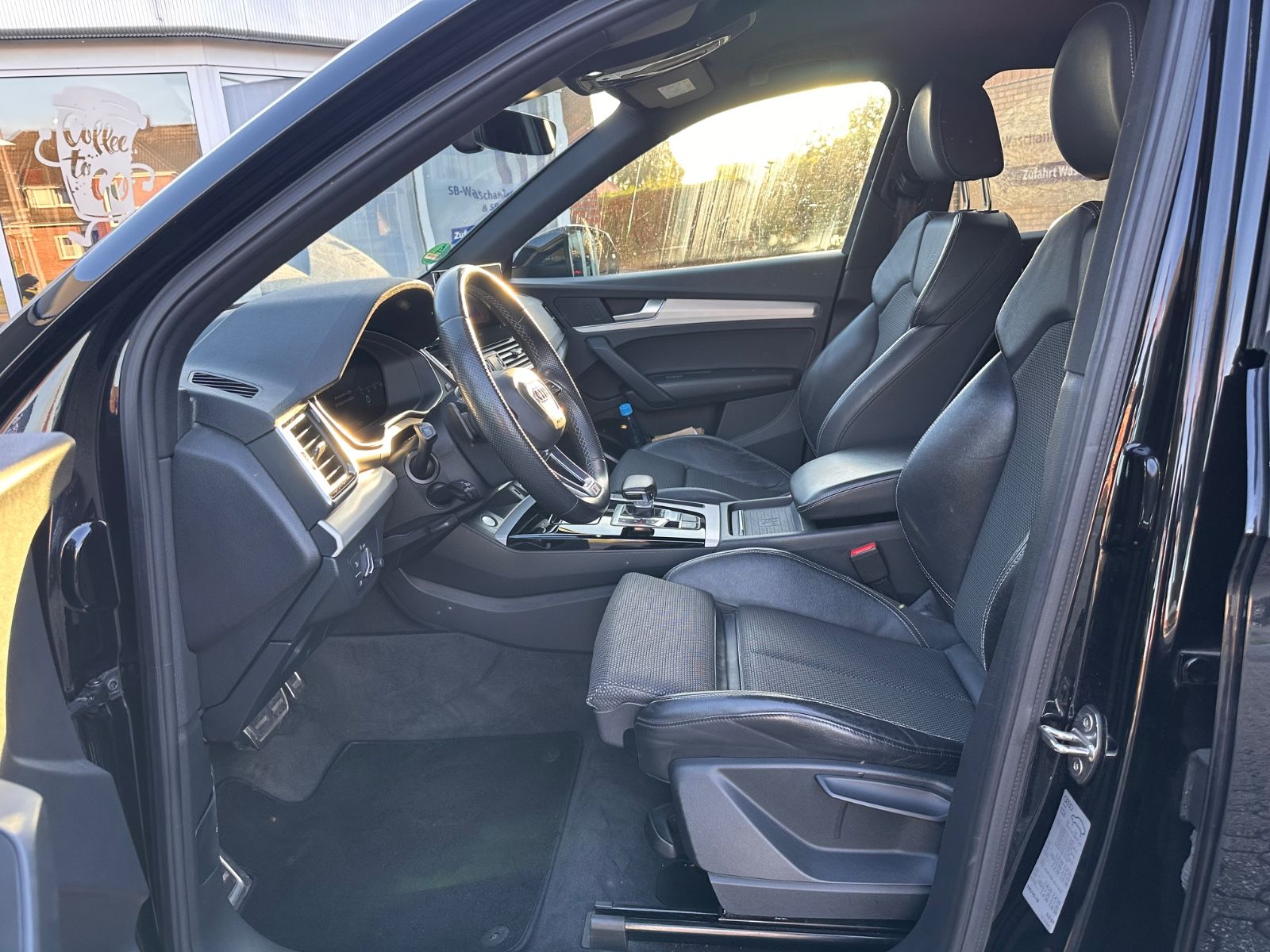Fahrzeugabbildung Audi Q5 40 TDI quattro S line AHK/ACC/Navi/APP/LED