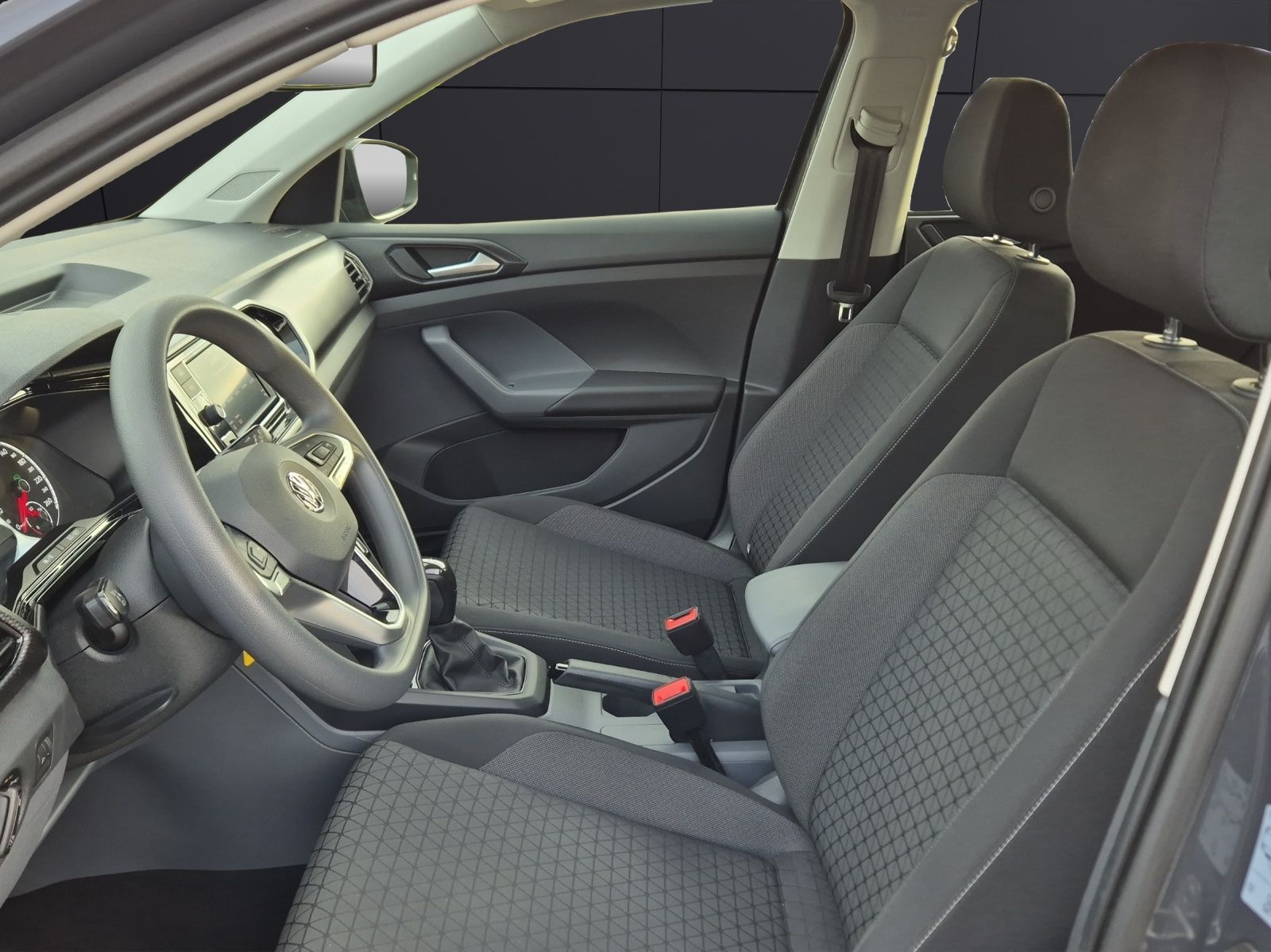 Fahrzeugabbildung Volkswagen T-Cross TSI Life DSG NSW SHZ