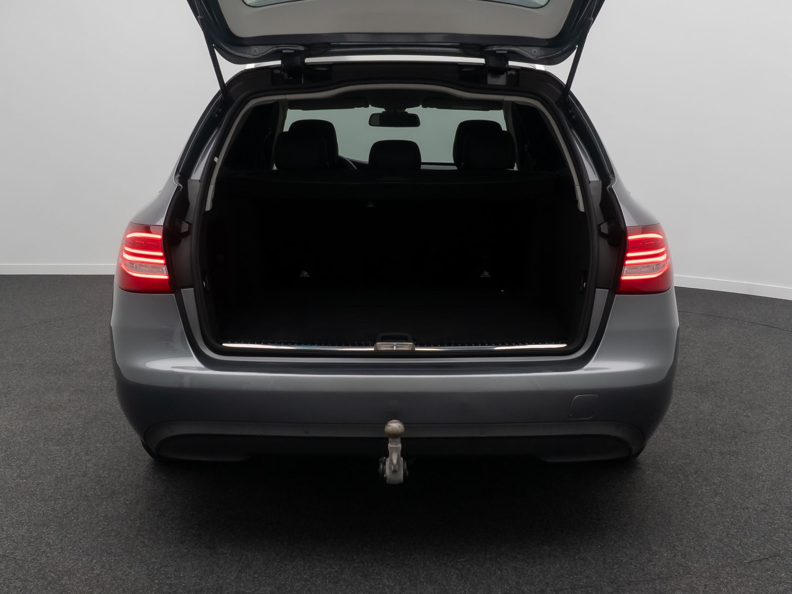 Fahrzeugabbildung Mercedes-Benz C 200 Tempomat LED SoudSys Burmester AHK FahrAs