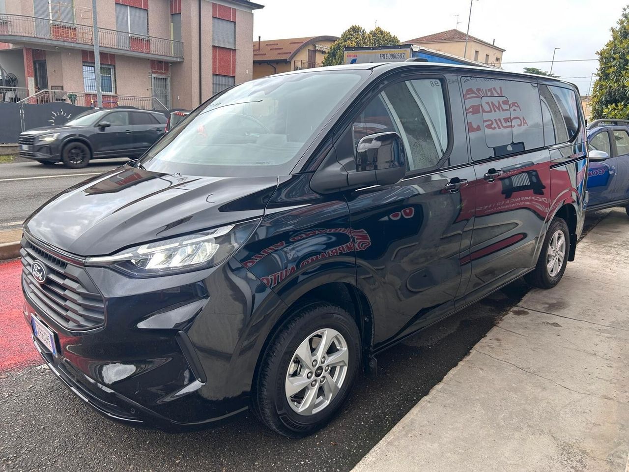 Other Ford Transit Custom 2.0TDCi EcoBlue 150CV 9 POST imagem 2