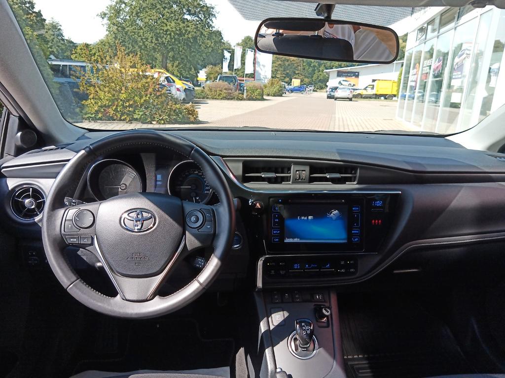 Toyota Auris Touring Sports