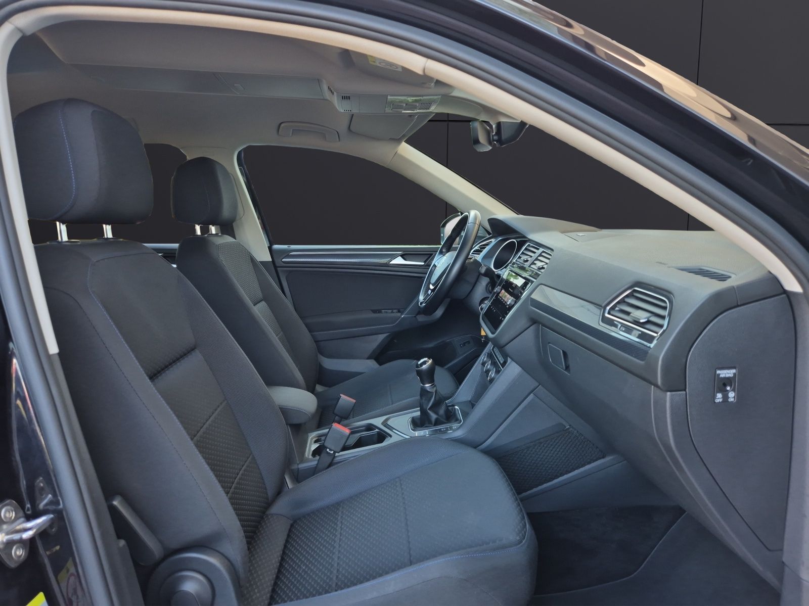 Fahrzeugabbildung Volkswagen Tiguan Allspace TSI United LED Navi ACC PDC SH L