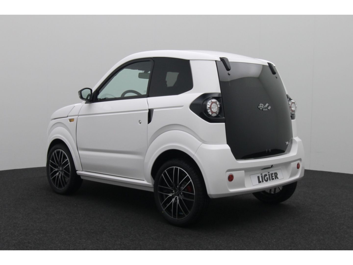 Fahrzeugabbildung Ligier MYLI I.DEAL Fahren ab 15 Leasing 199 Eur. MTL