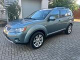 Mitsubishi Outlander 2.0 /4x4/7Sitze/Xenon/TÜV NEU - Mitsubishi Outlander Gebrauchtwagen in Dresden