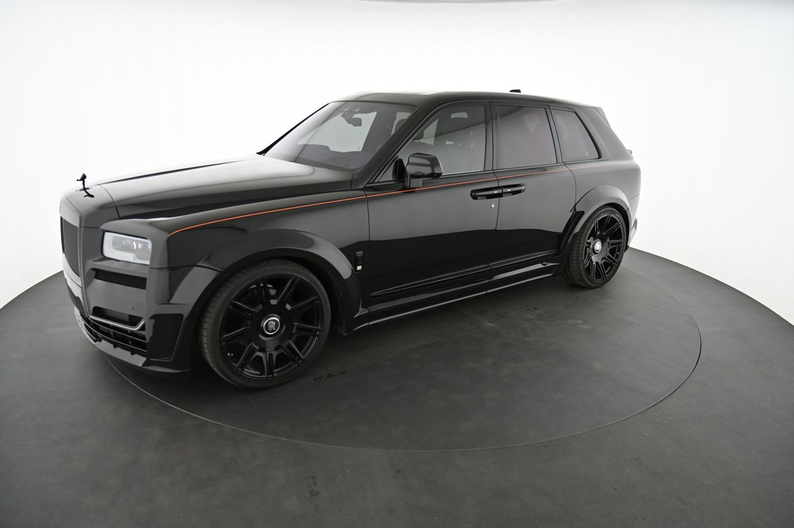 Rolls-Royce Cullinan BLACK BADGE NOVITEC OVERDOSE WIDEBOD imagem 3